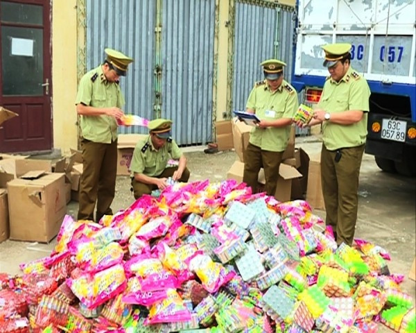 tiêu hủy bánh kẹo